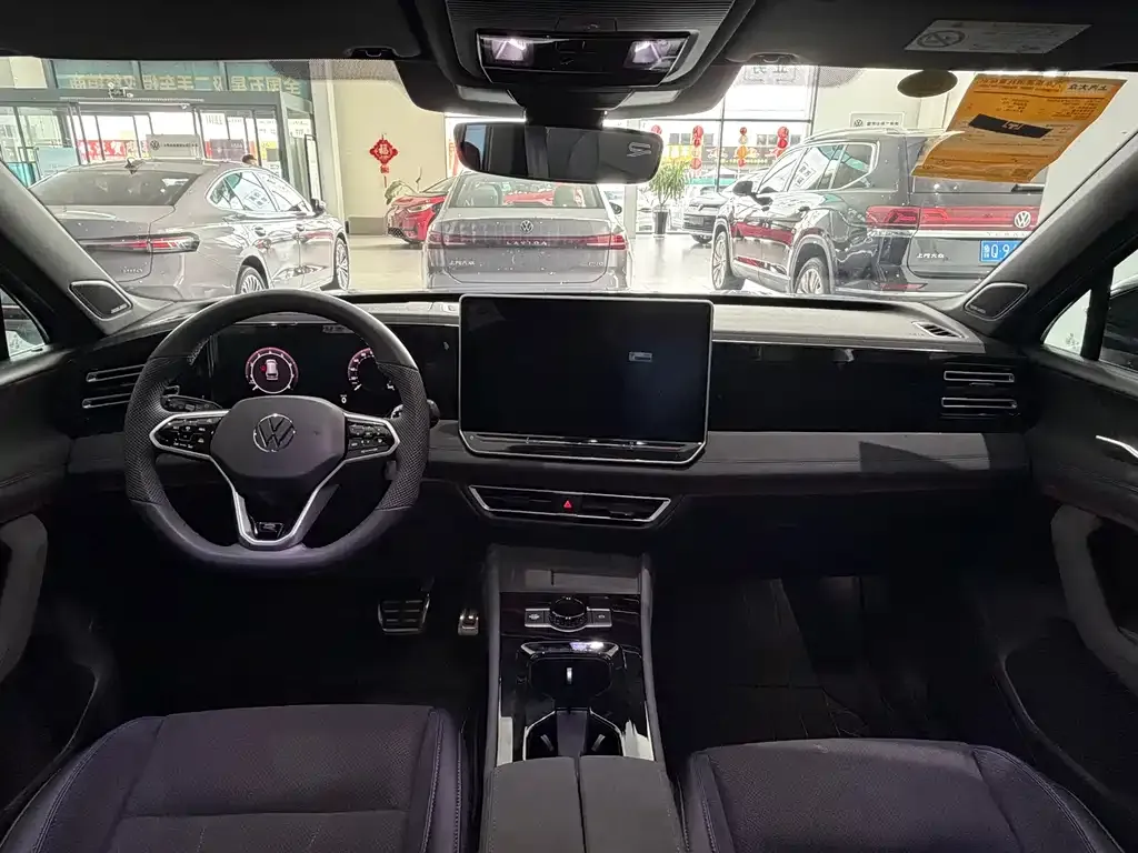 Volkswagen Tiguan L — фото 5