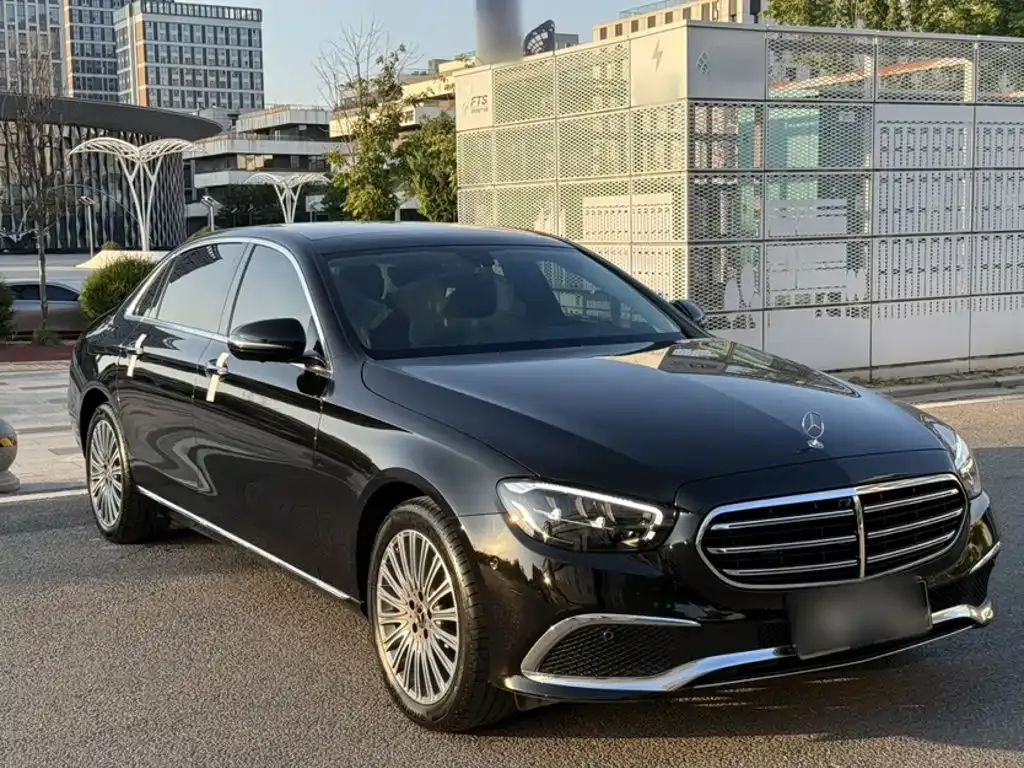 Mercedes-Benz E-Class — фото 10