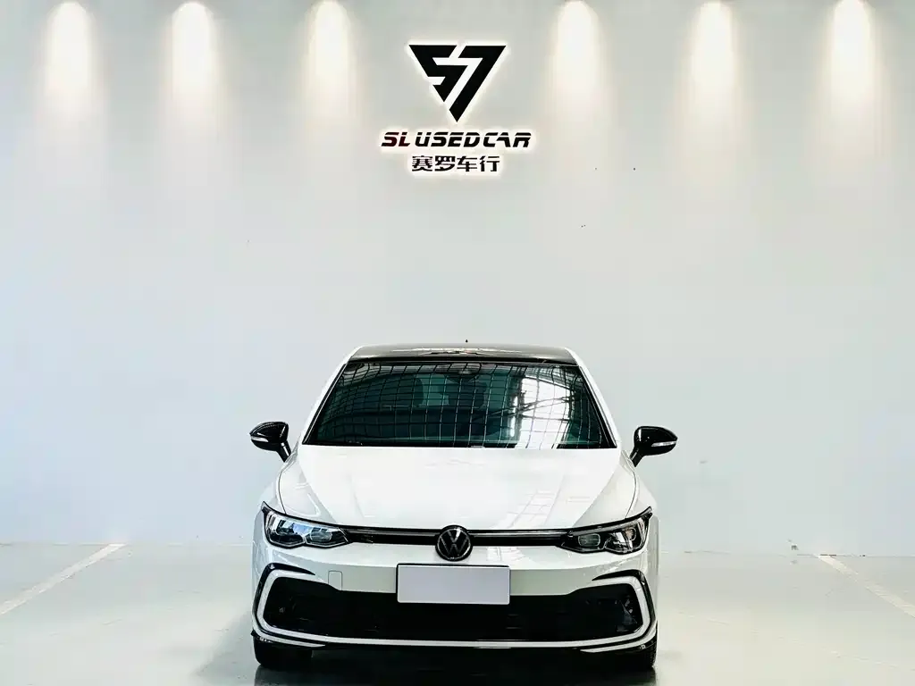 Volkswagen Golf — фото 1