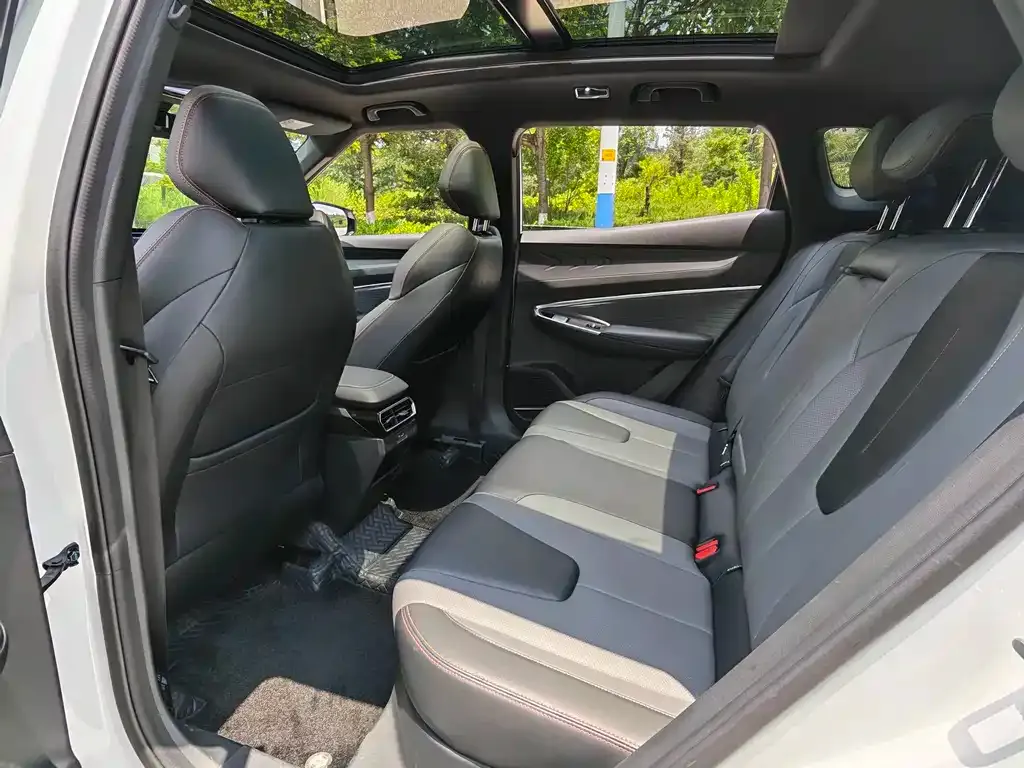 Geely Boyue 2024 из CN, фото 2