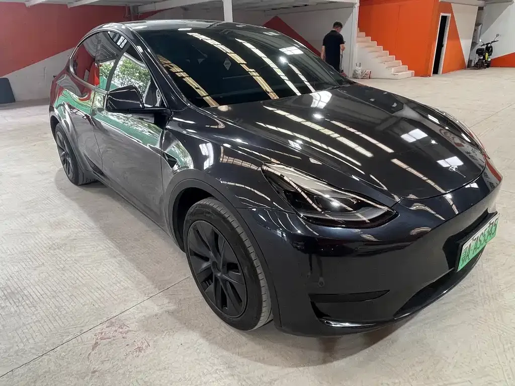 Tesla Model Y — фото 6