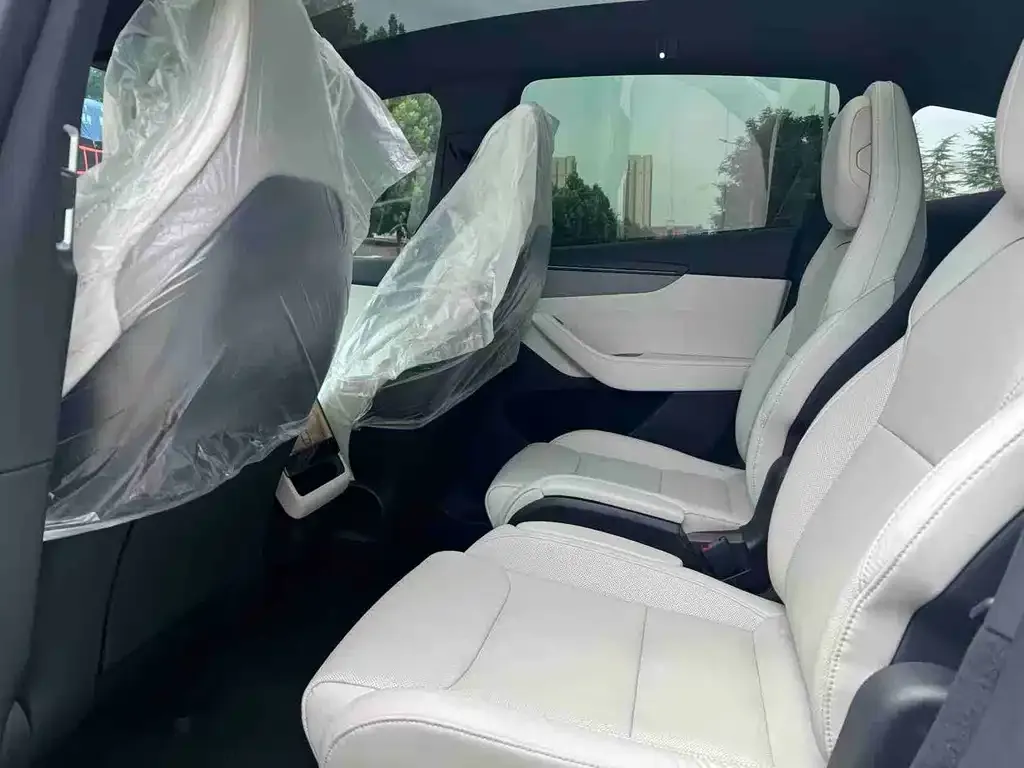 Tesla Model Y L — фото 2