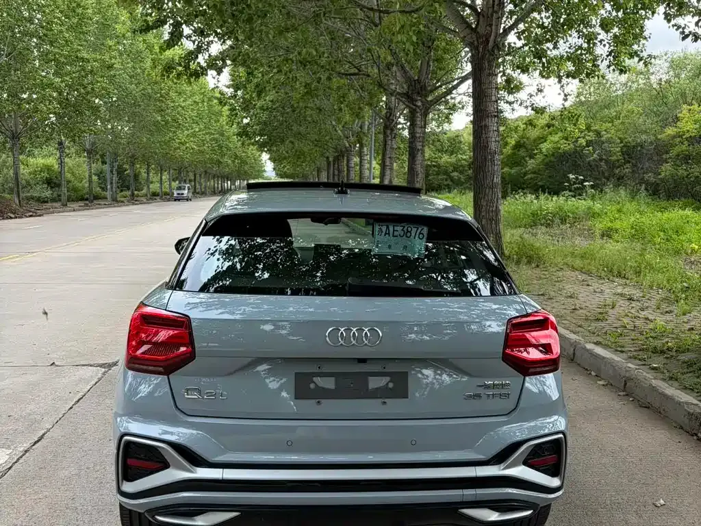 Audi Q2L — фото 4
