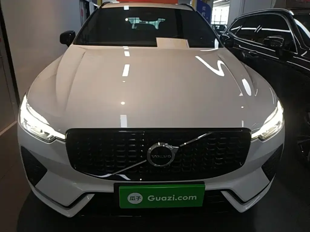 Volvo XC60 — фото 10