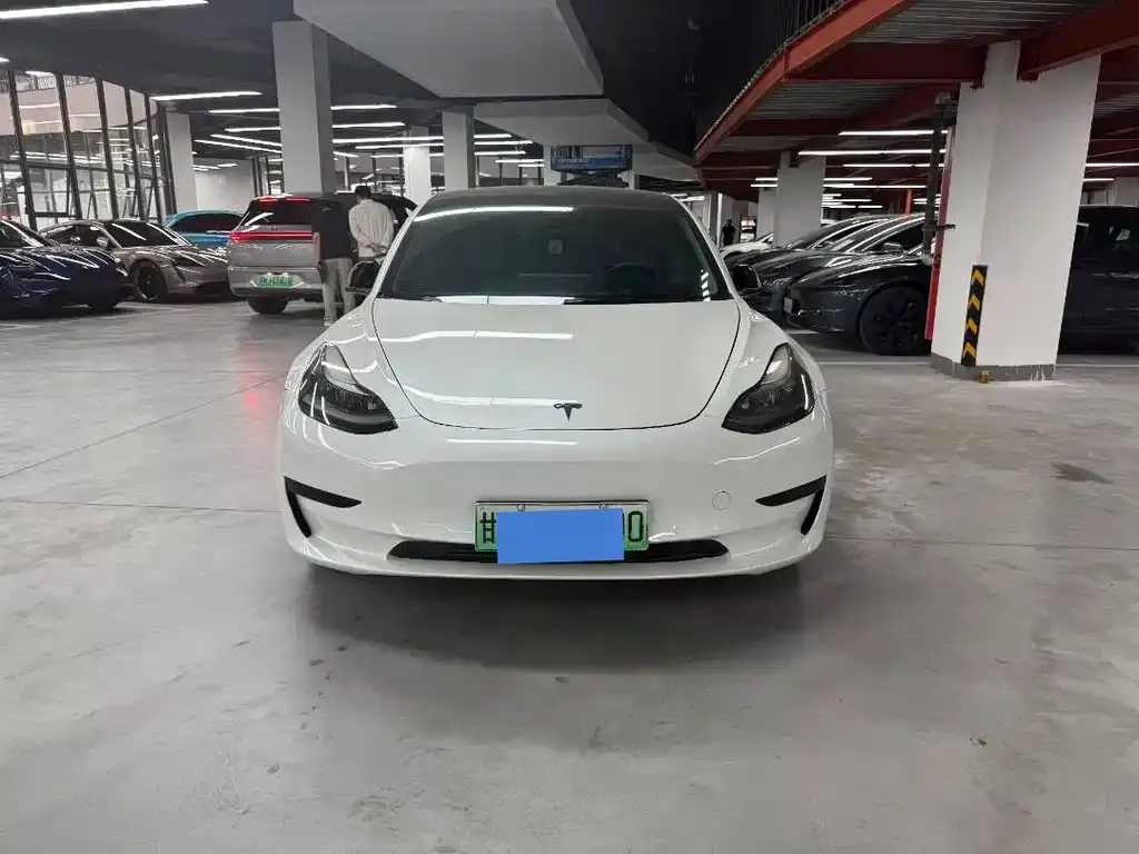 Tesla Model 3 — фото 8