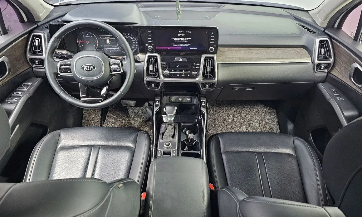 Kia Sorento — фото 8