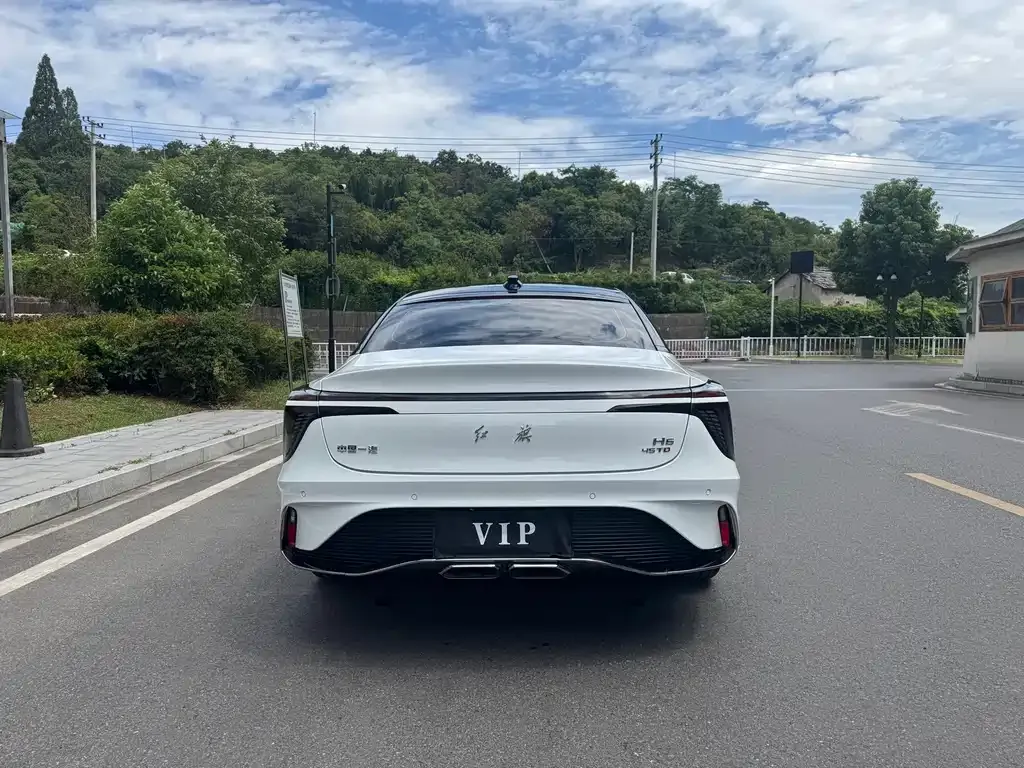 Hongqi H6 — фото 10