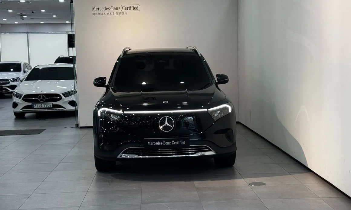 Mercedes-Benz EQB — фото 10