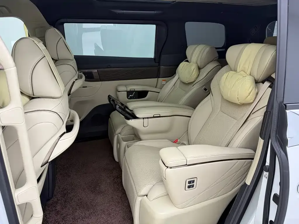 Toyota Vellfire — фото 5