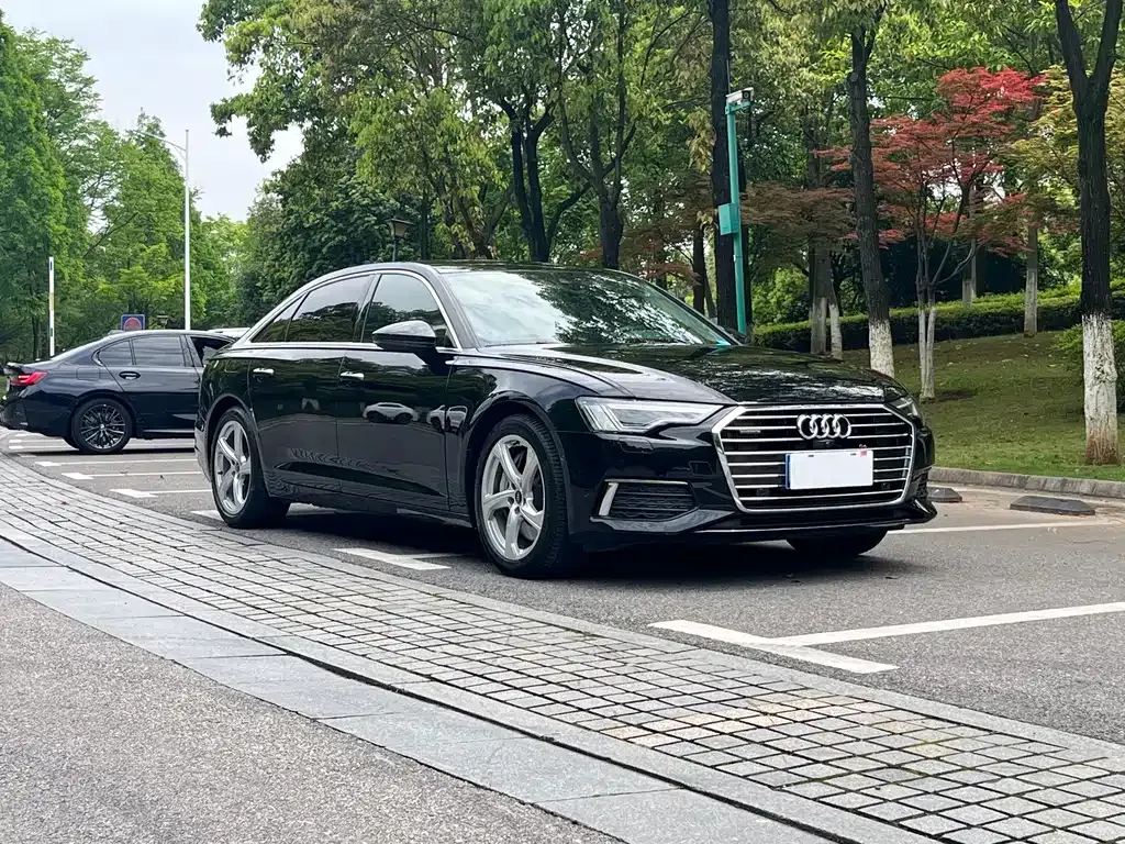 Audi A6L — фото 8