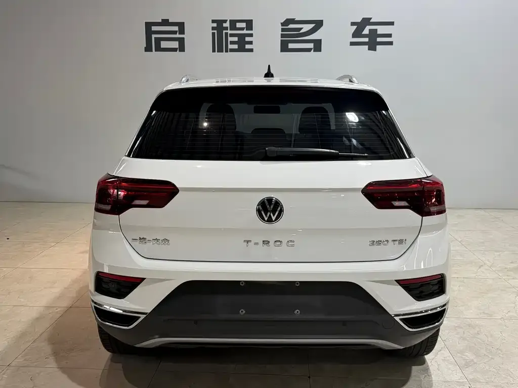 Volkswagen T-Roc — фото 6