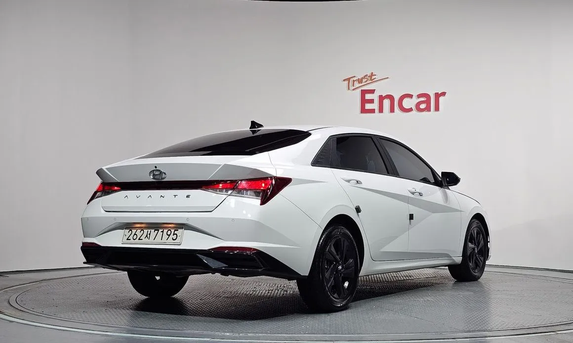 Hyundai AVANTE — фото 2