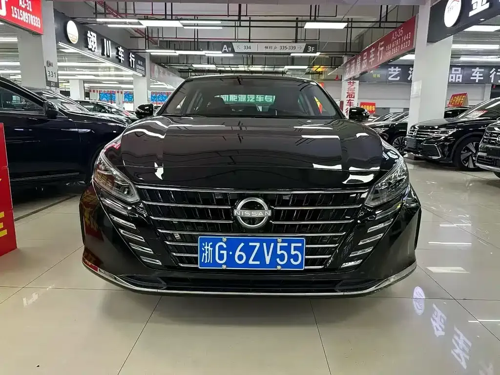 Nissan Teana — фото 1