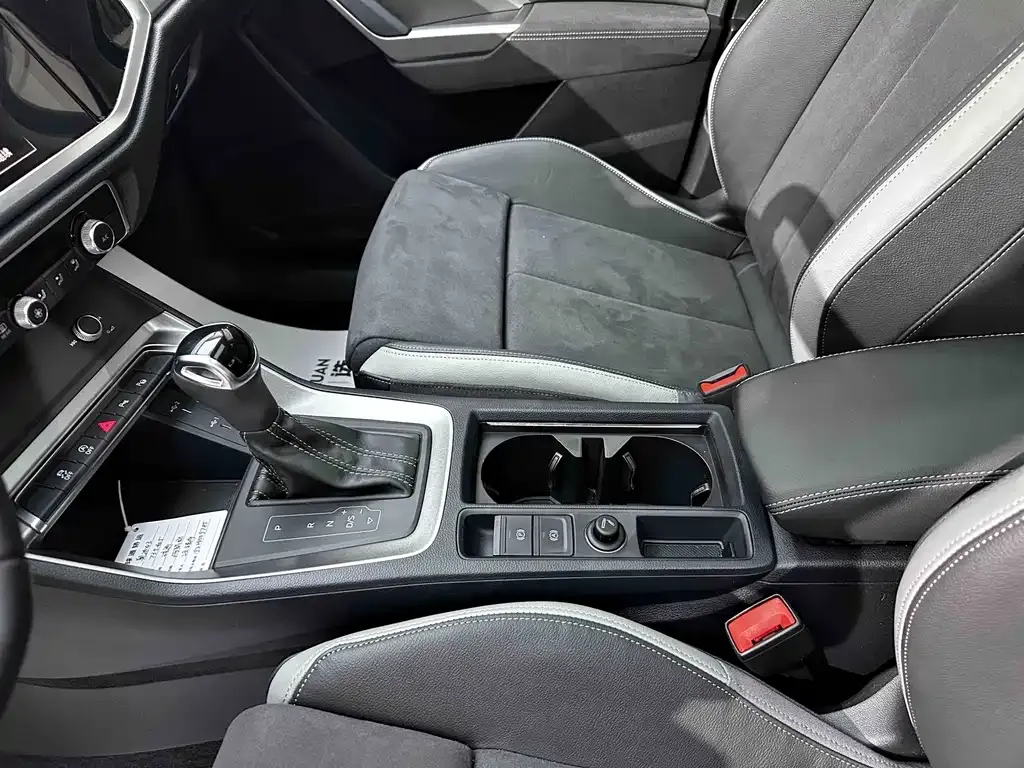 Audi Q3 — фото 3