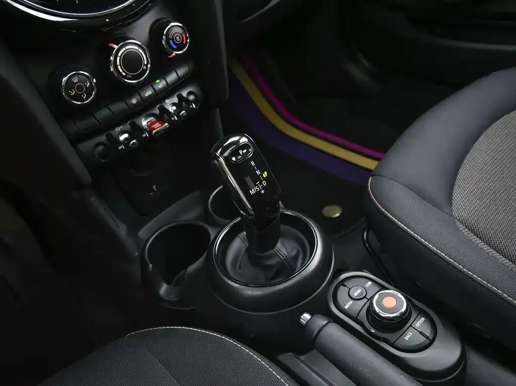 MINI Cooper (3-door) 2023 из CN, фото 10