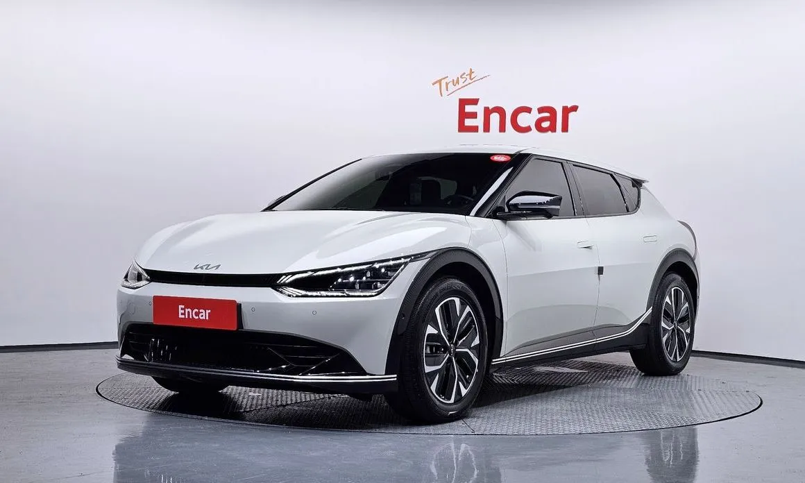Kia EV6 — фото 1