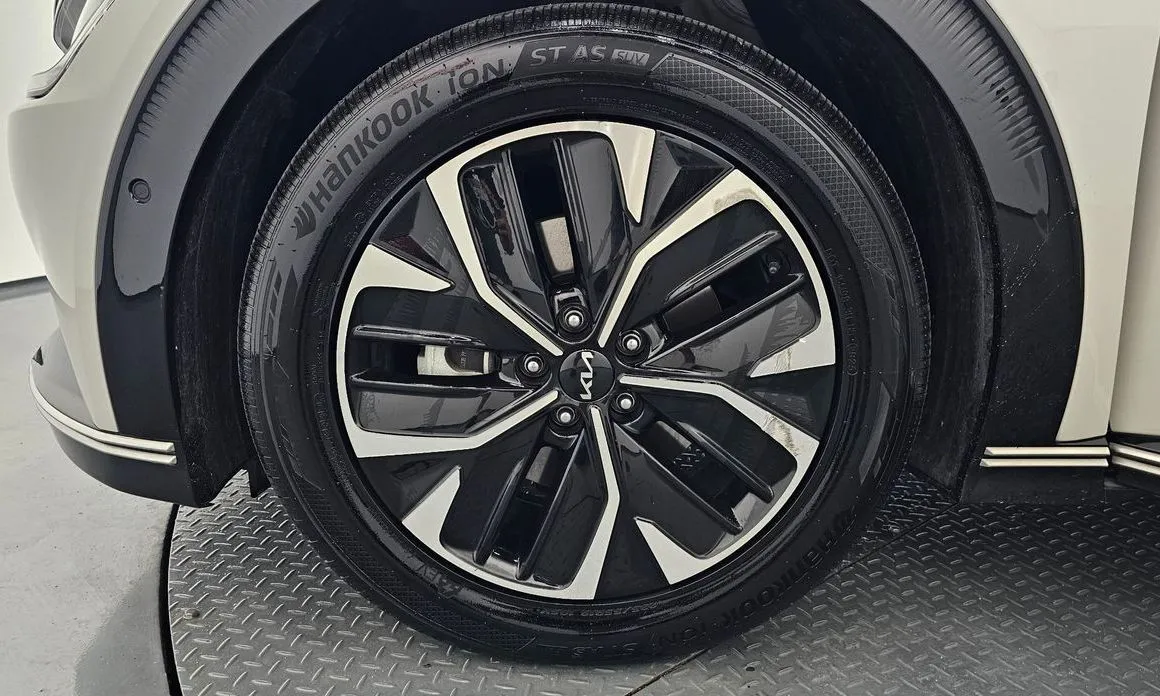 Kia EV6 — фото 9