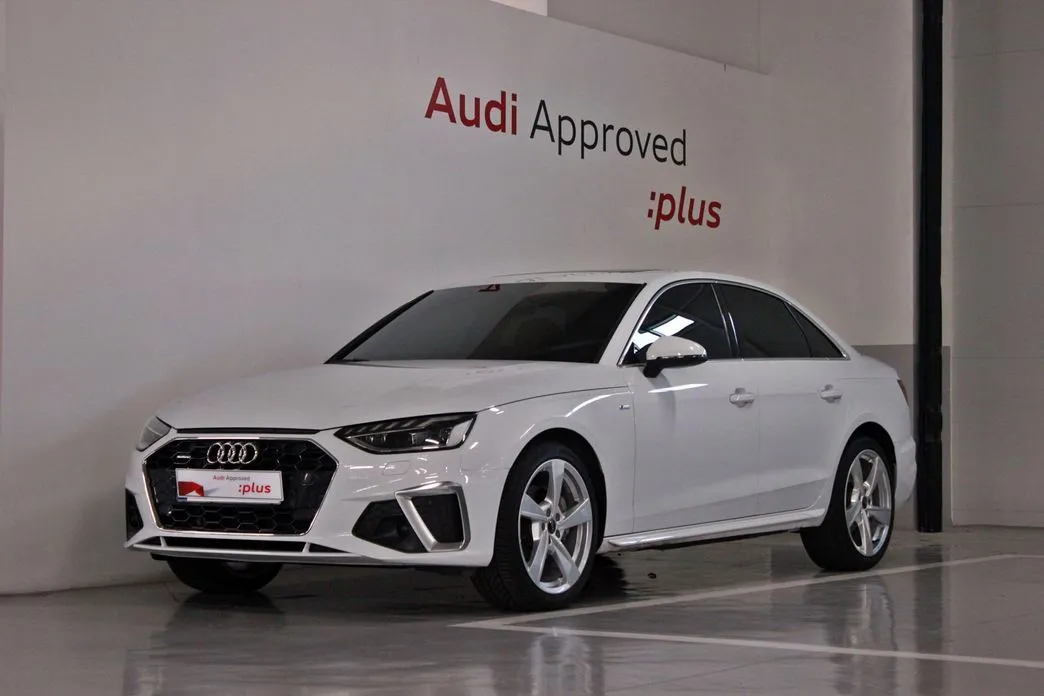 Audi A4 — фото 1