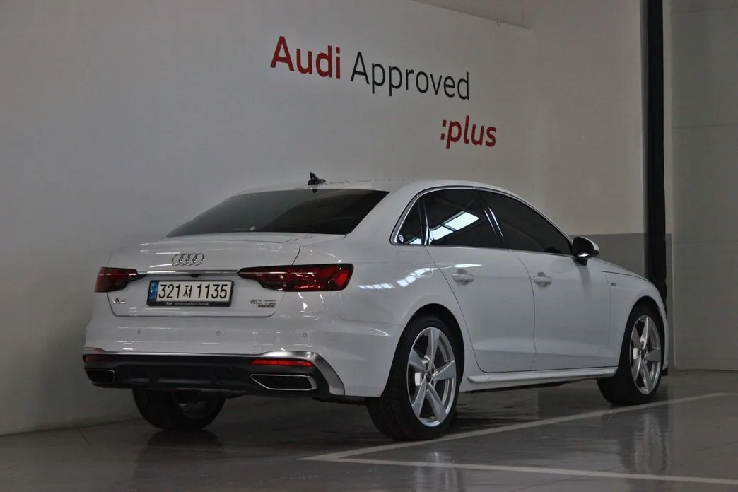 Audi A4 — фото 10