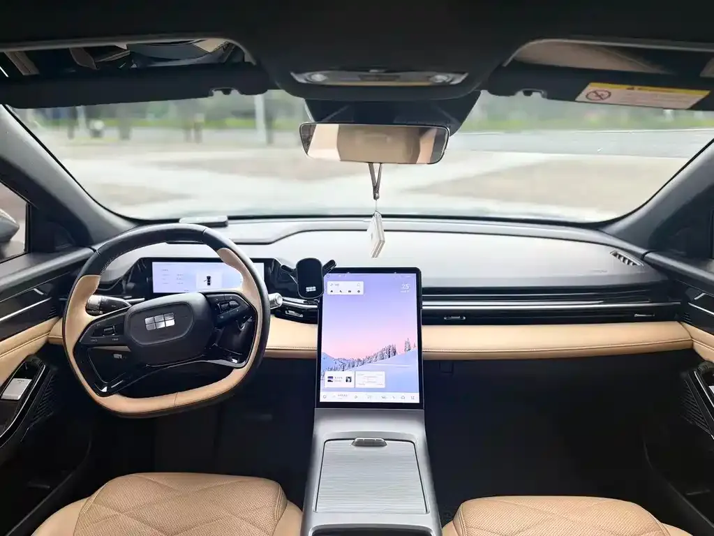 Geely Galaxy L6 — фото 3