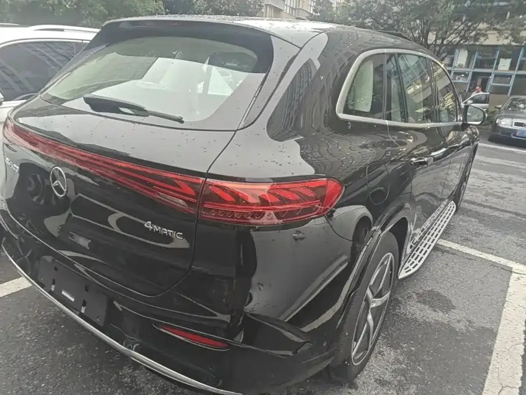 Mercedes-Benz EQS SUV — фото 3