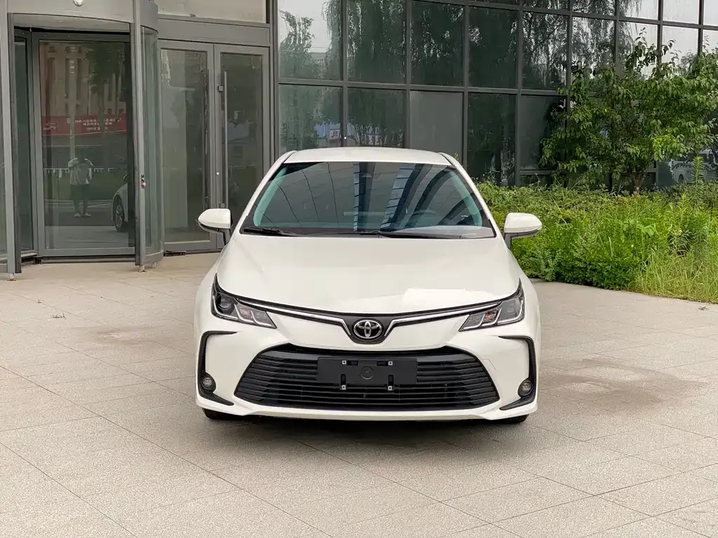 Toyota Corolla — фото 8