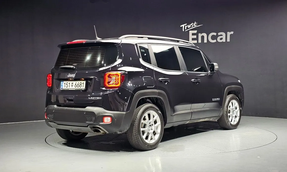 Jeep Renegade — фото 4