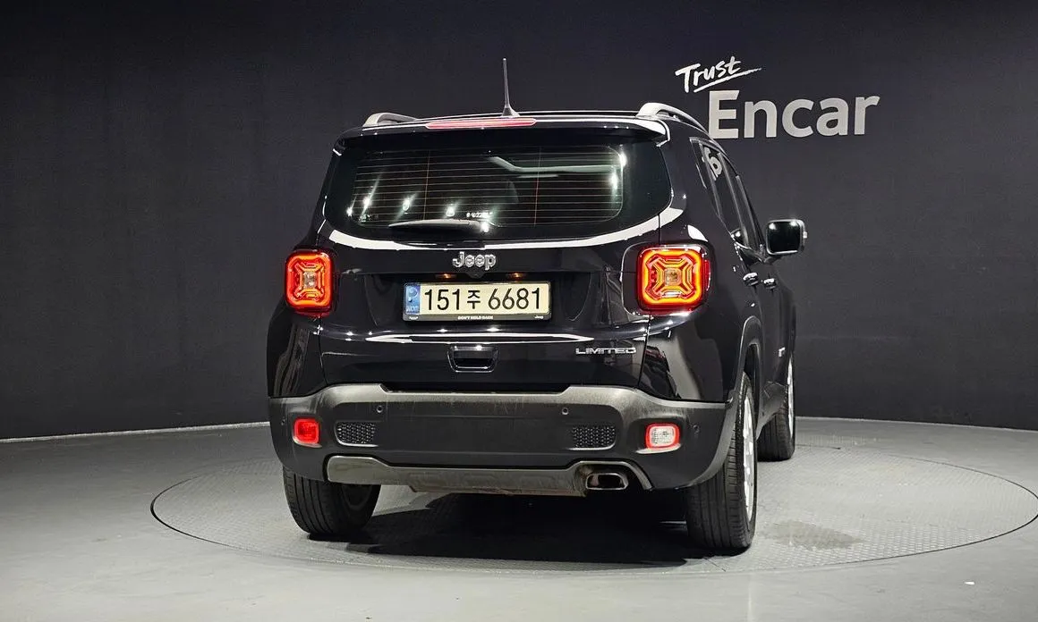 Jeep Renegade — фото 2