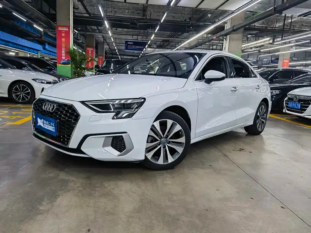 Audi A3 — фото 1