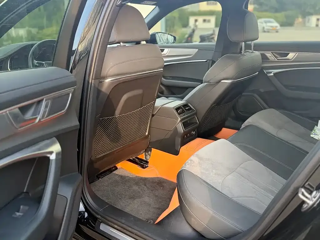 Audi A6L 2024 из CN, фото 2
