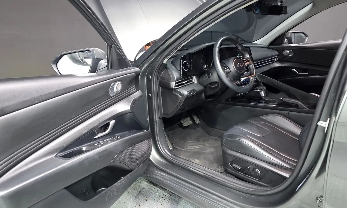 Hyundai AVANTE 2023 из KR, фото 3