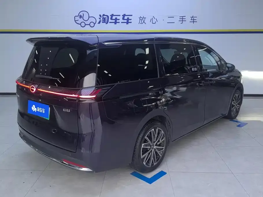 GAC Motor 传祺E8 PHEV — фото 10