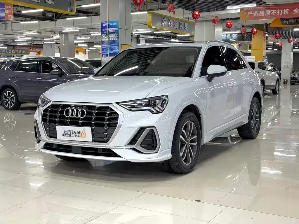 Audi Q3 — фото 1