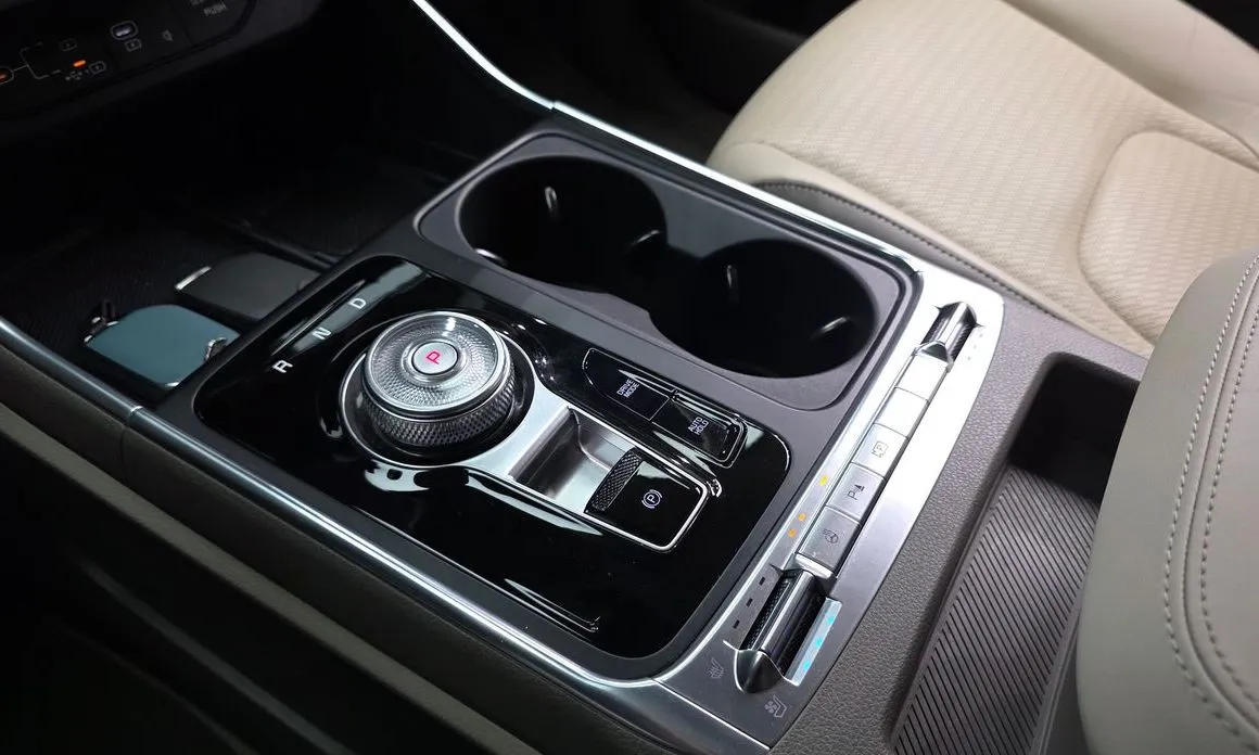 Kia Carnival — фото 10