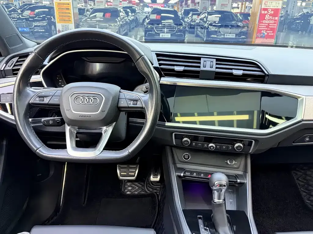 Audi Q3 — фото 10