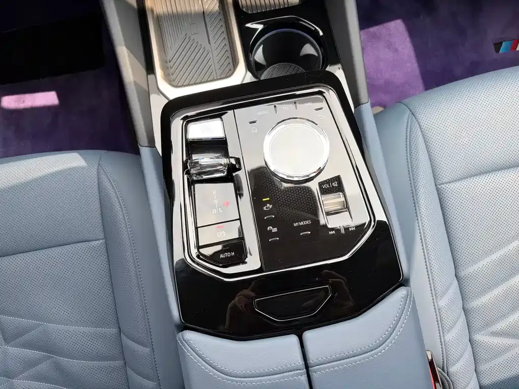 BMW 5 Series — фото 10