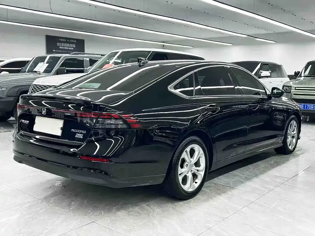 Honda Accord — фото 8