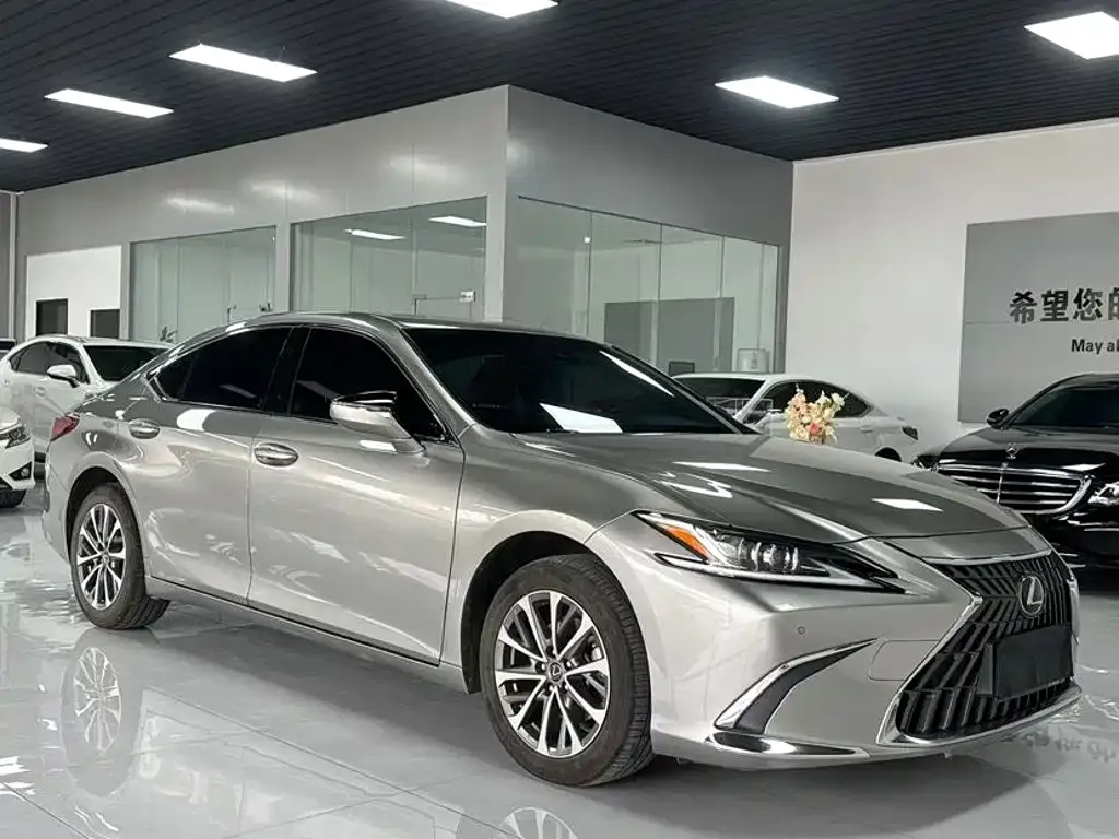 Lexus ES — фото 9