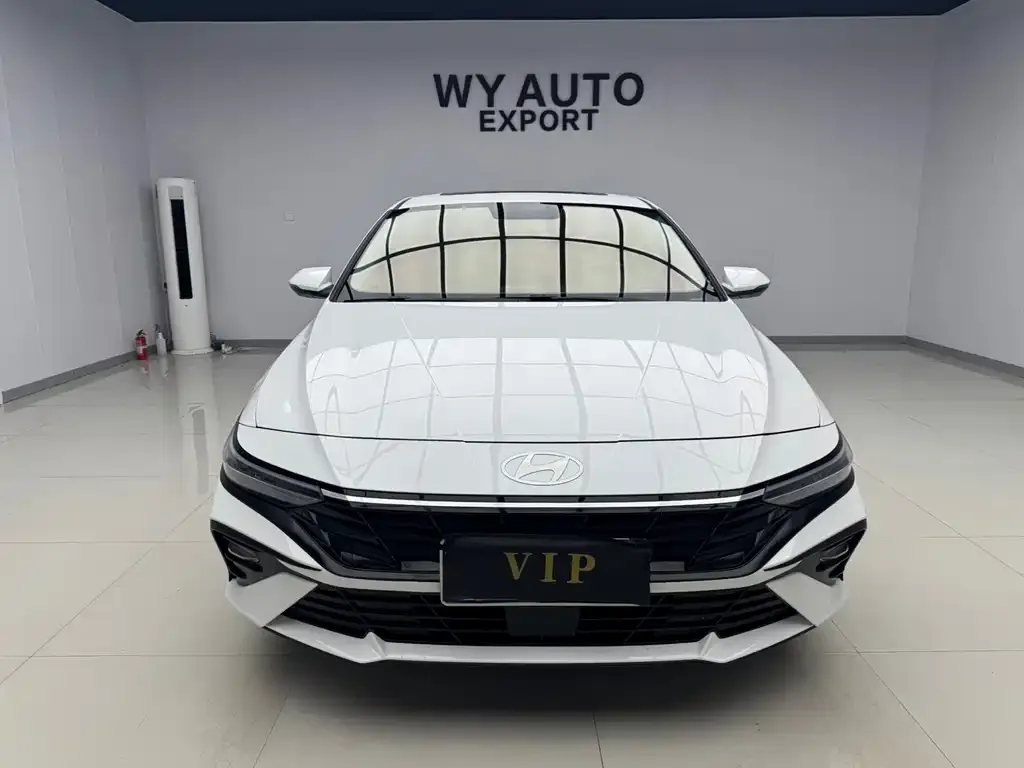Hyundai Elantra — фото 3
