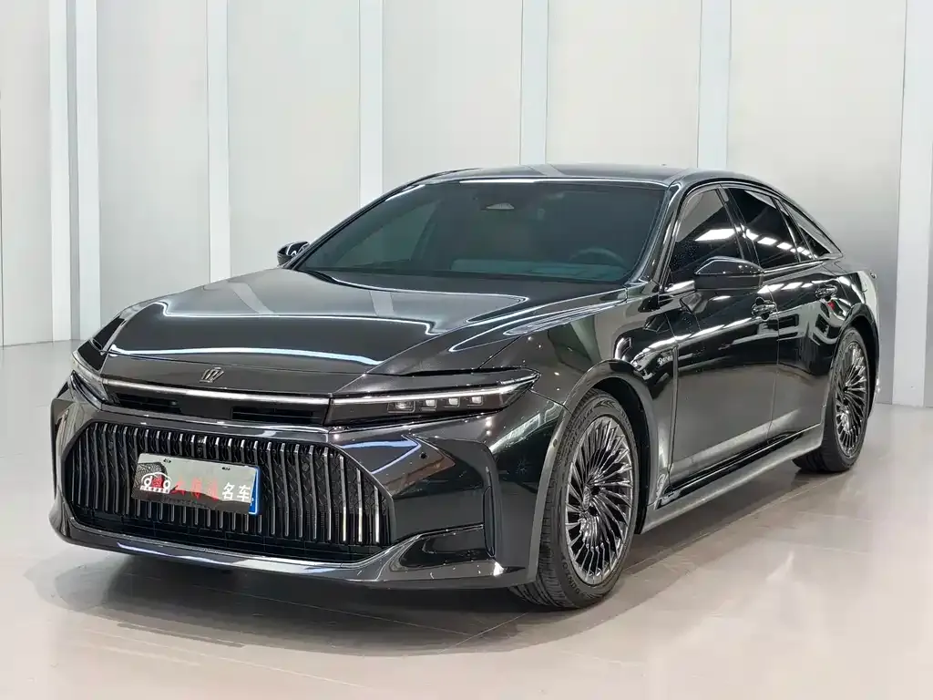 Toyota Crown (Import) — фото 1