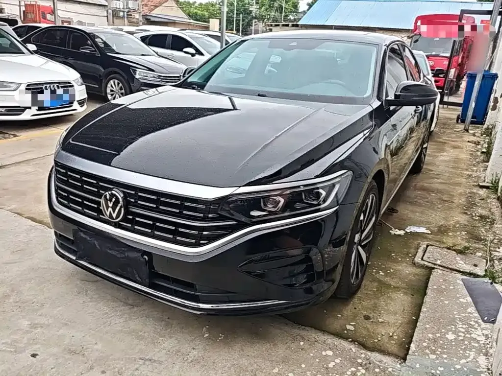 Volkswagen Passat — фото 1