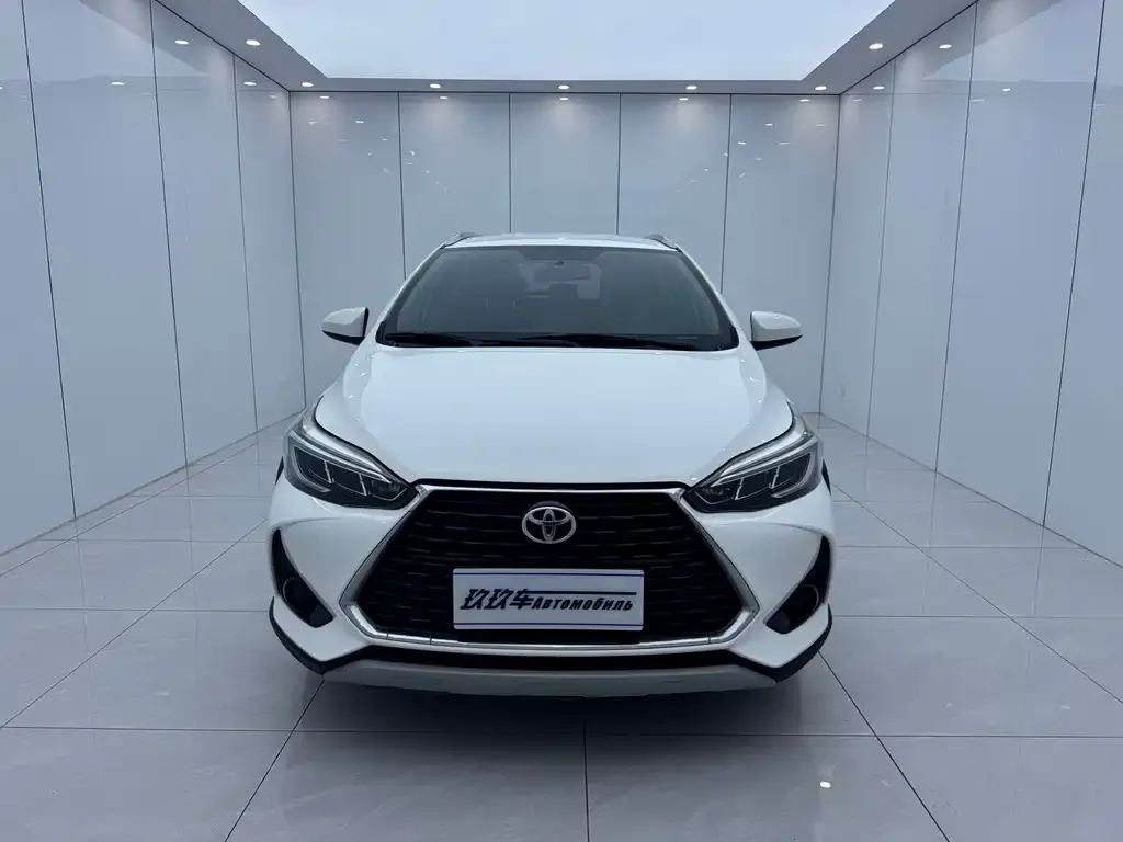 Toyota Yaris L — фото 4