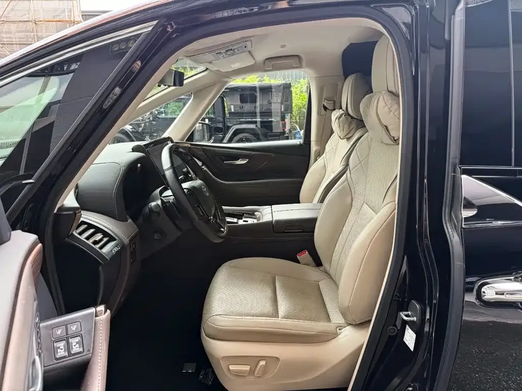 Toyota Alphard — фото 4