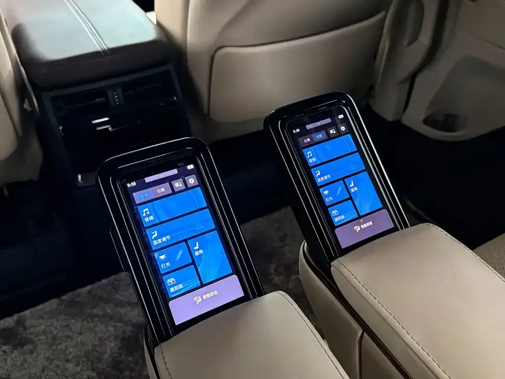 Toyota Alphard — фото 2