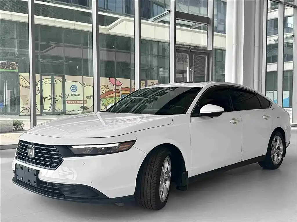 Honda Accord — фото 1