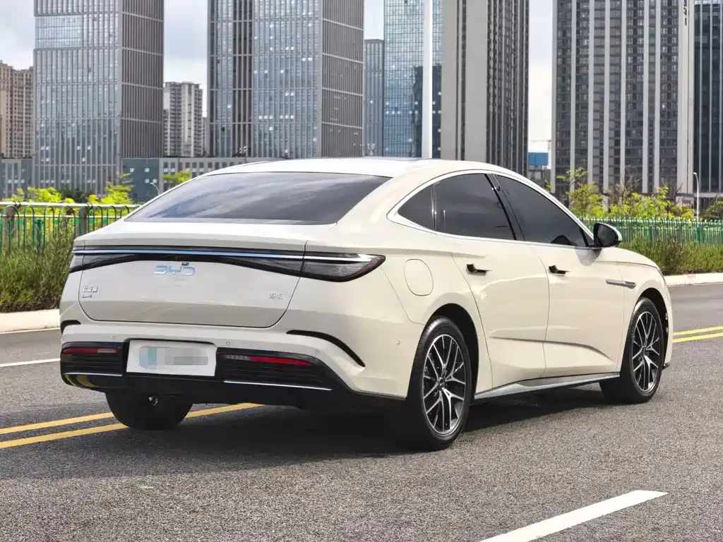 BYD Seal — фото 8