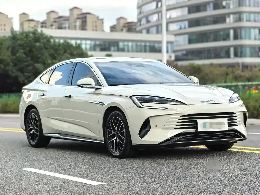 BYD Seal — фото 10