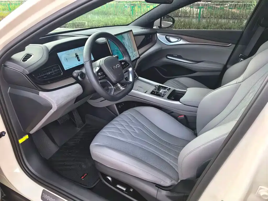 BYD Seal — фото 9