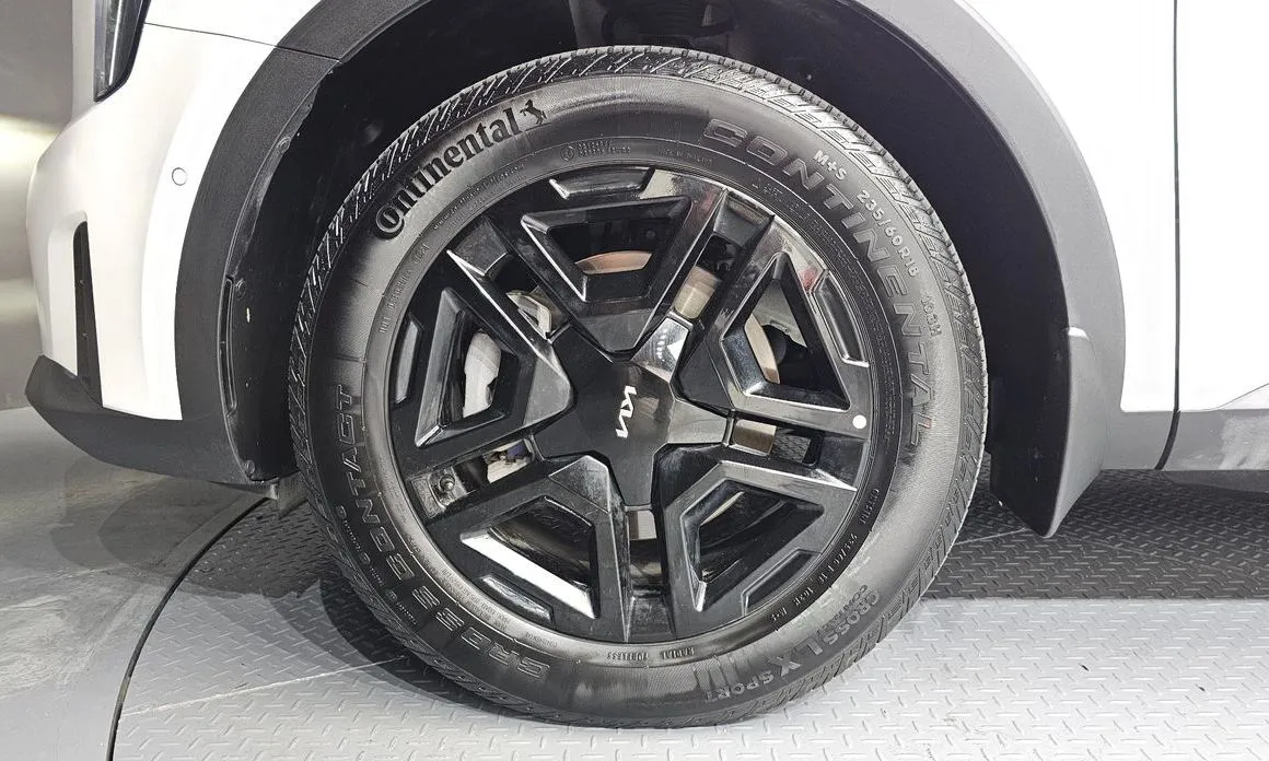 Kia Sorento — фото 9