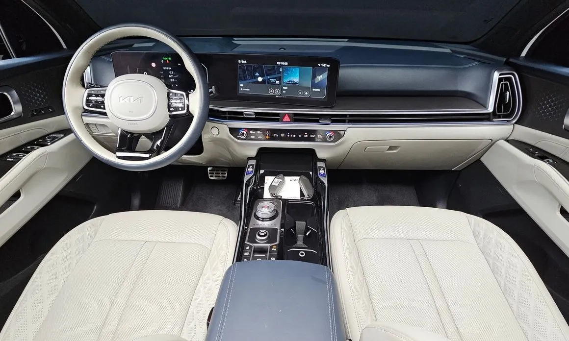 Kia Sorento — фото 6